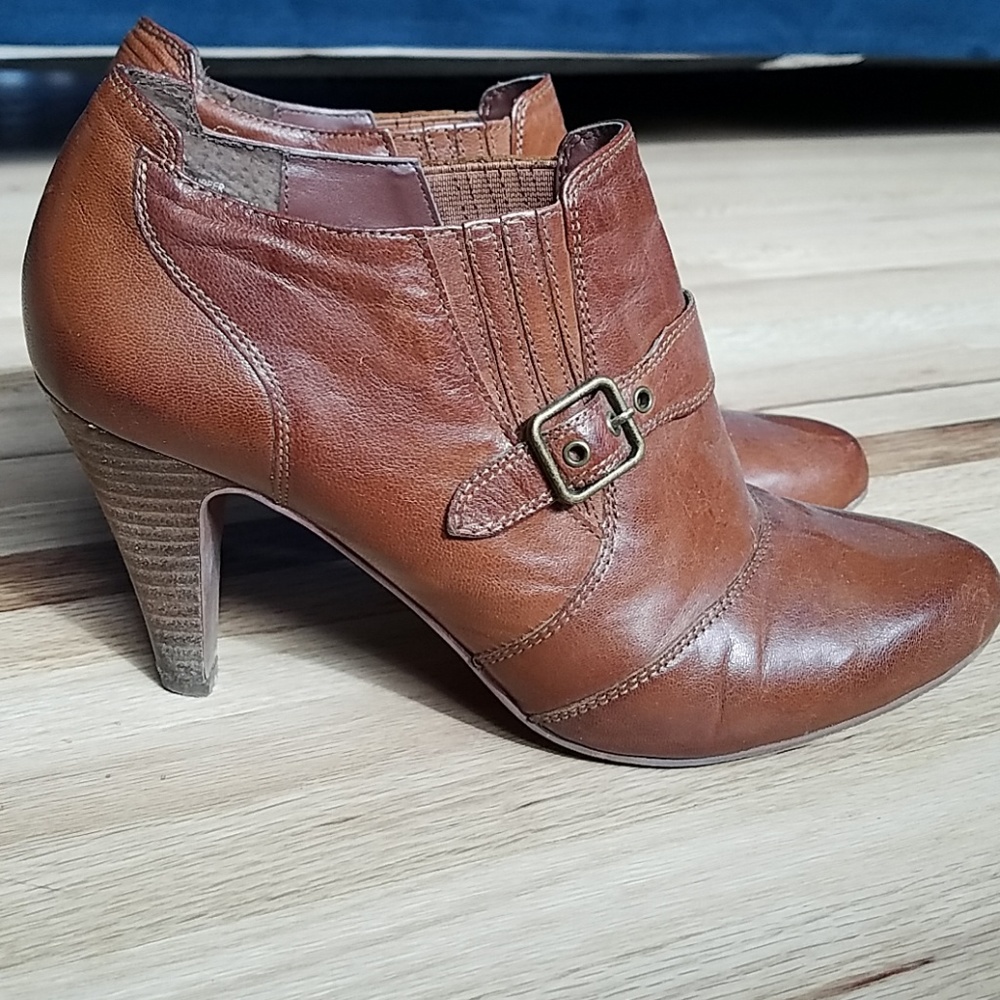 Leather ankle boots